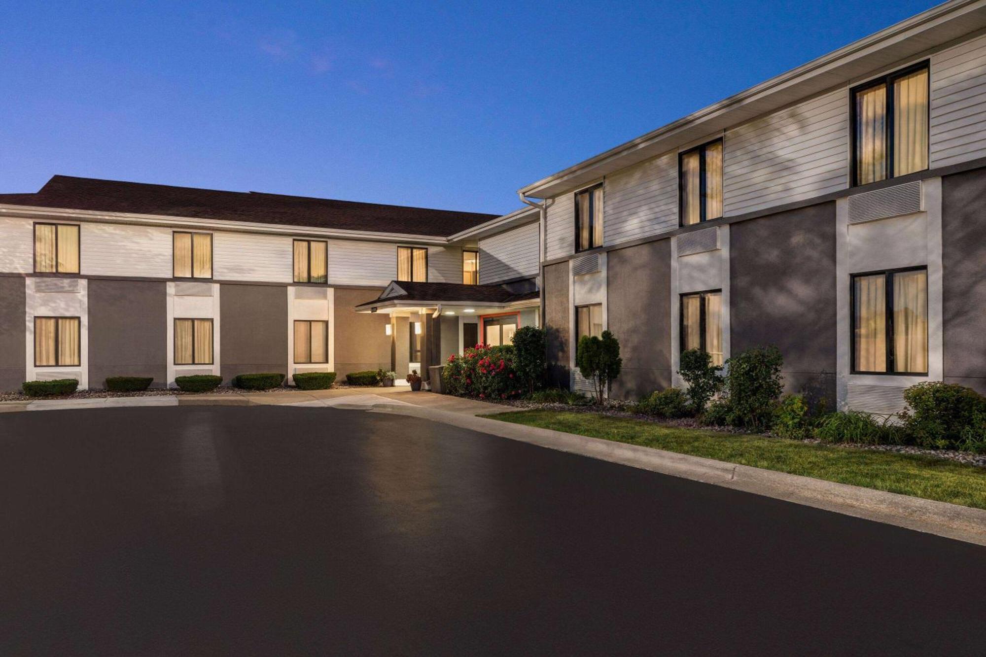 فندق سوبر 8 باي ويندام جيرمانتاون/ميلووكي Germantown المظهر الخارجي الصورة