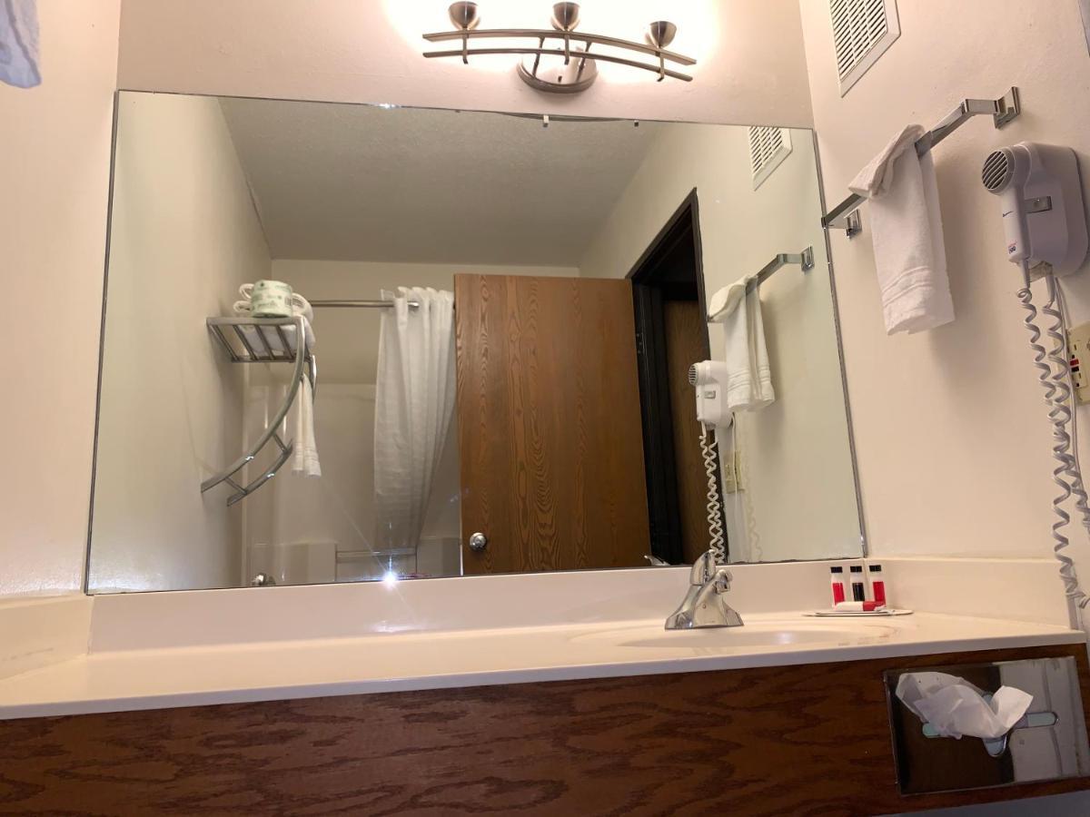 فندق سوبر 8 باي ويندام جيرمانتاون/ميلووكي Germantown المظهر الخارجي الصورة
